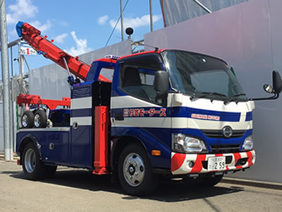 レッカー車、ローダートラックで緊急出動します